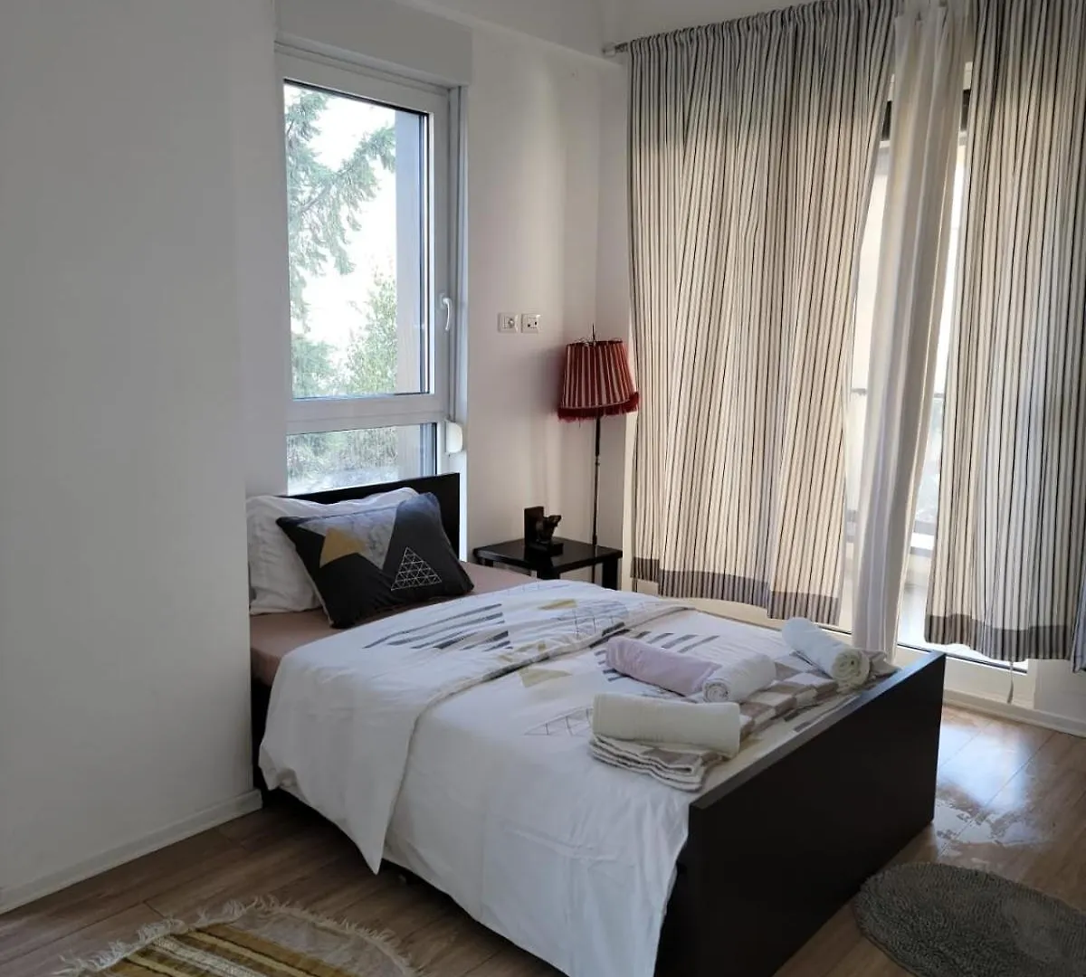 Tirane 'Kompleksi Kontakt' 21 Dhjetori Apartment