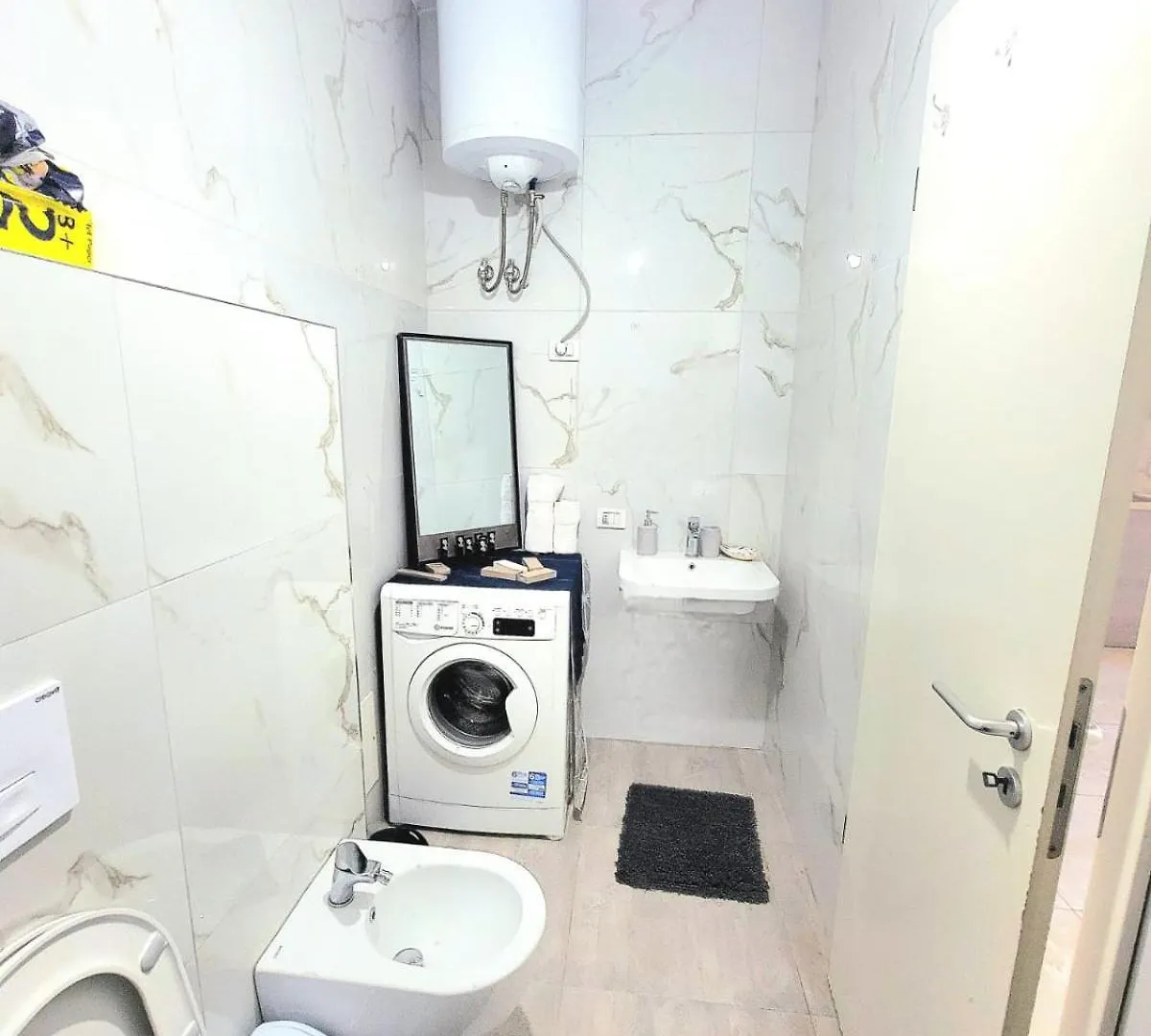 Tirane 'Kompleksi Kontakt' 21 Dhjetori Apartment Albania